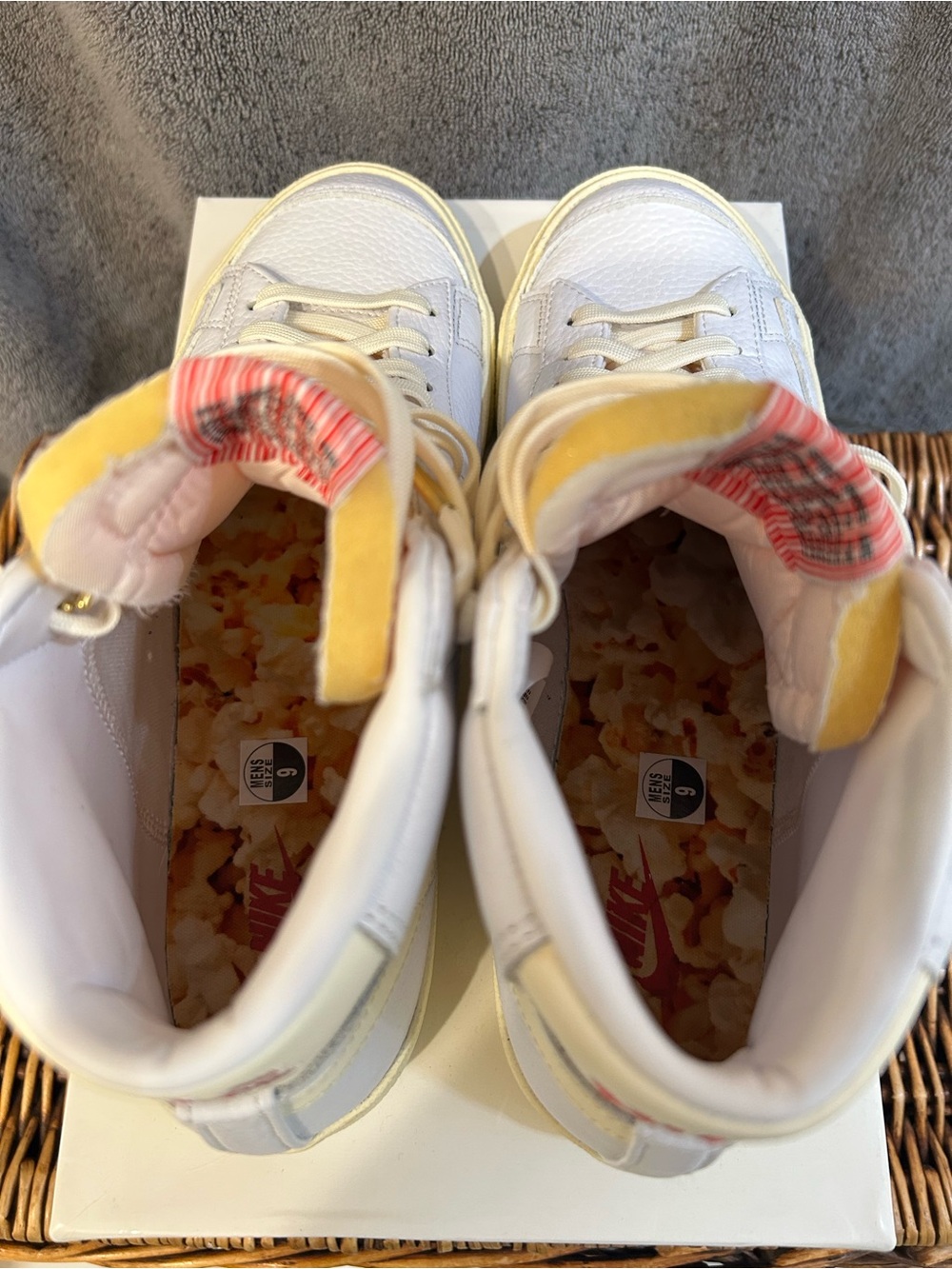 Nike Blazer Mids Popcorn edition - Picture 4 of 8